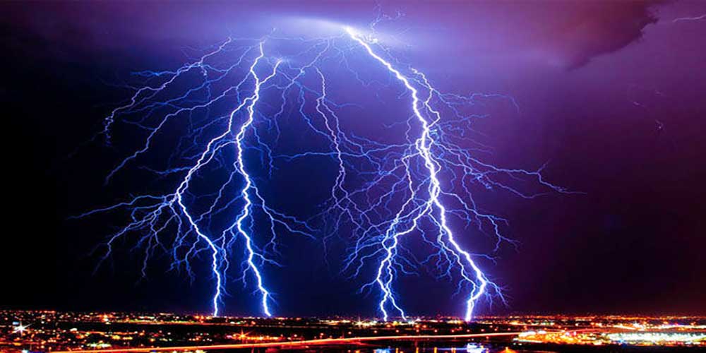 Quá trình tích tụ điện tích tạo ra tia sét Quá trình tích tụ điện tích tạo ra tia sét